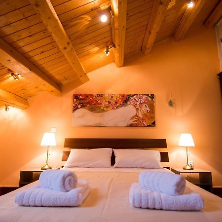 Attic Flat At San Giacomo Square-Corfu Town Appartement Buitenkant foto