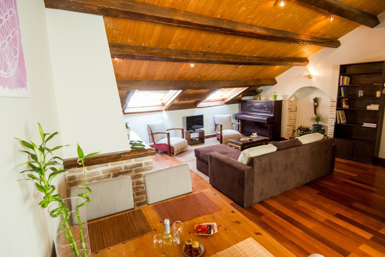 Attic Flat At San Giacomo Square-Corfu Town Appartement Buitenkant foto