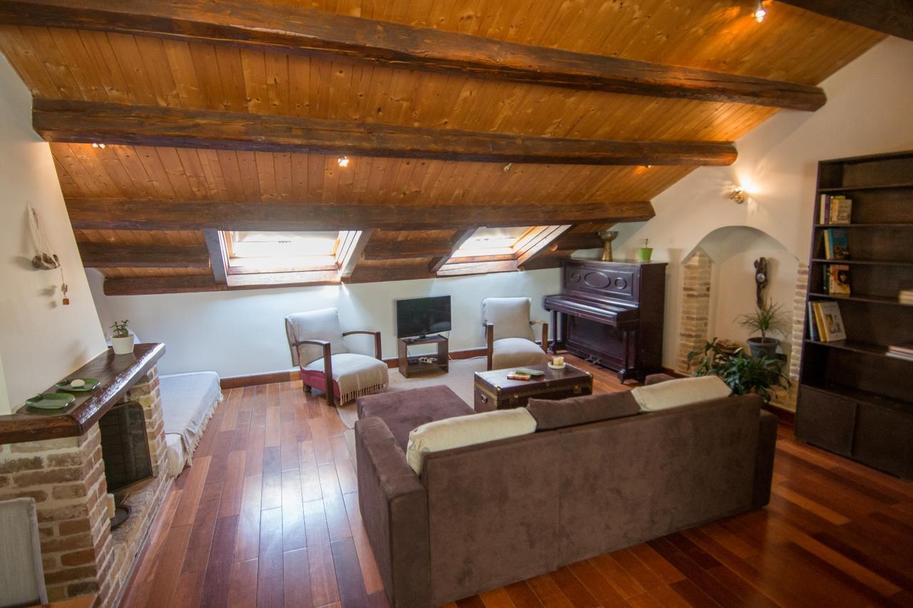 Attic Flat At San Giacomo Square-Corfu Town Appartement Buitenkant foto